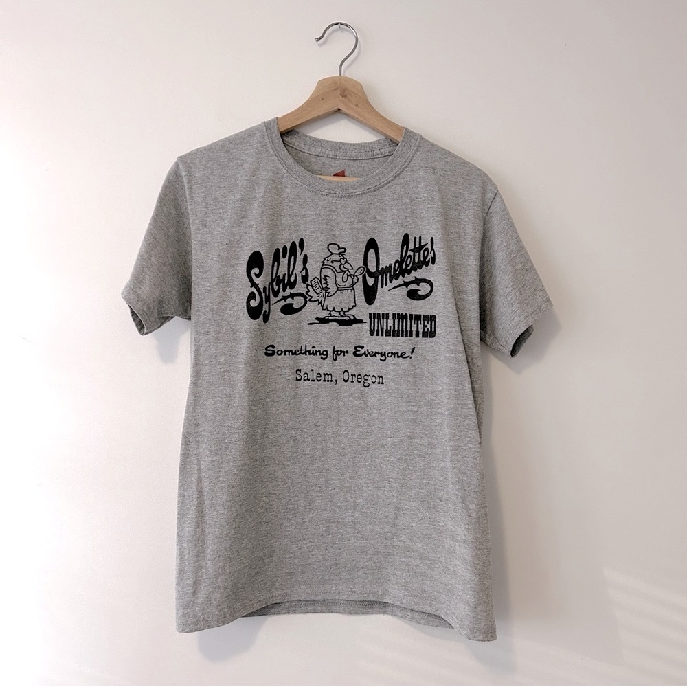 Hanes ‘Sybil’s Omelettes’ Graphic T-Shirt Size S